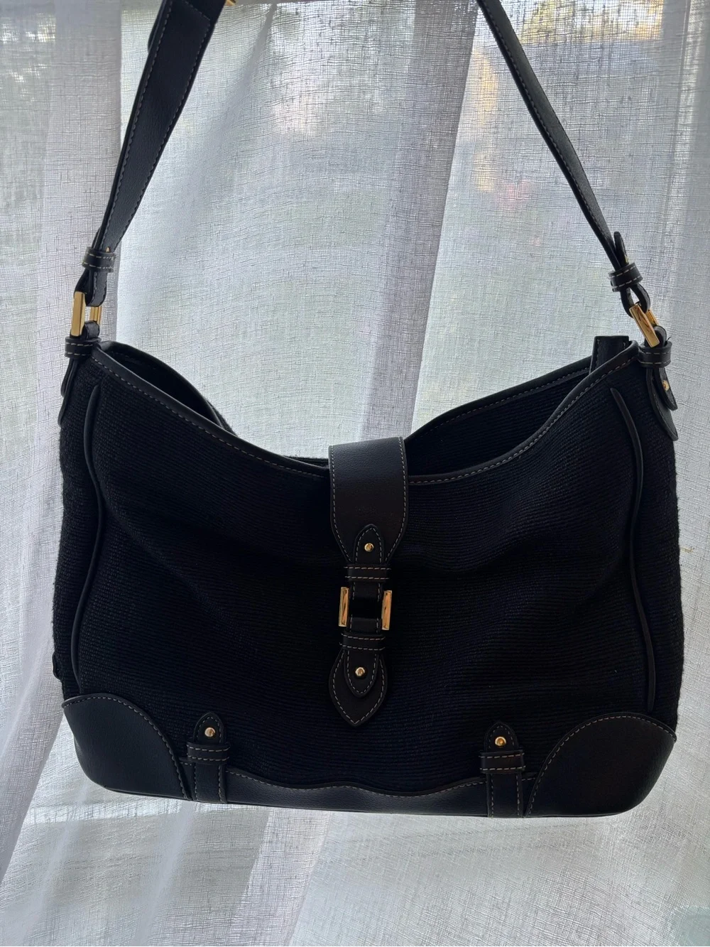 Vintage Etienne Aigner Black Woven Shoulder Bag with Gold hardware EUC